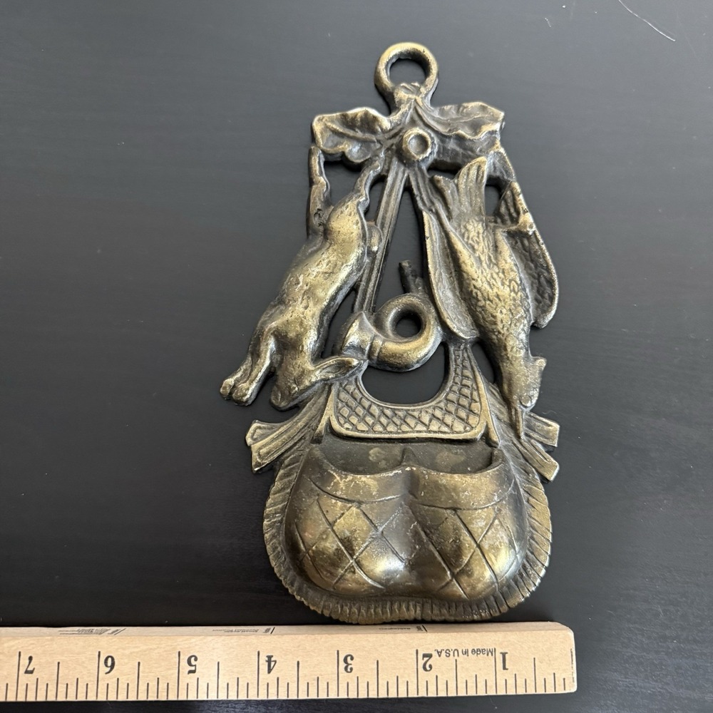 Vintage Cast Metal Match Safe Wall Pocket Old English Hunting Decor Game Bag - Picture 4 of 9